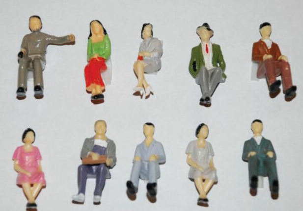 O Scale sitting people