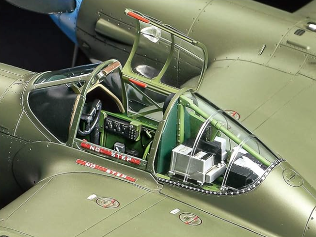 Tamiya TAM61120 1: 48 Lockheed P-38F P-38G Lightning [Model Building Kit]