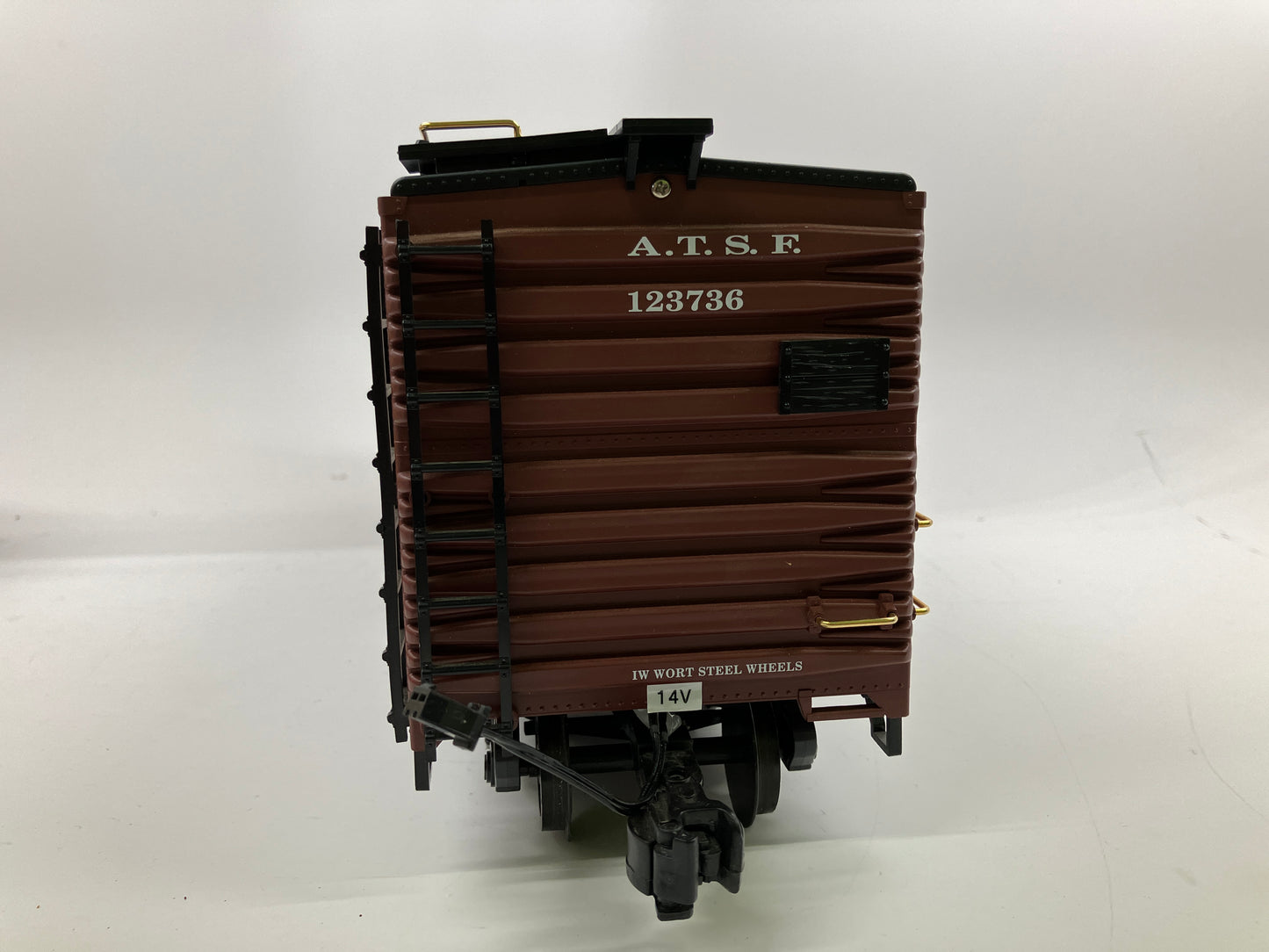 Aristo Craft Trains SD-45 with sound, battery power and radio remote control. USED