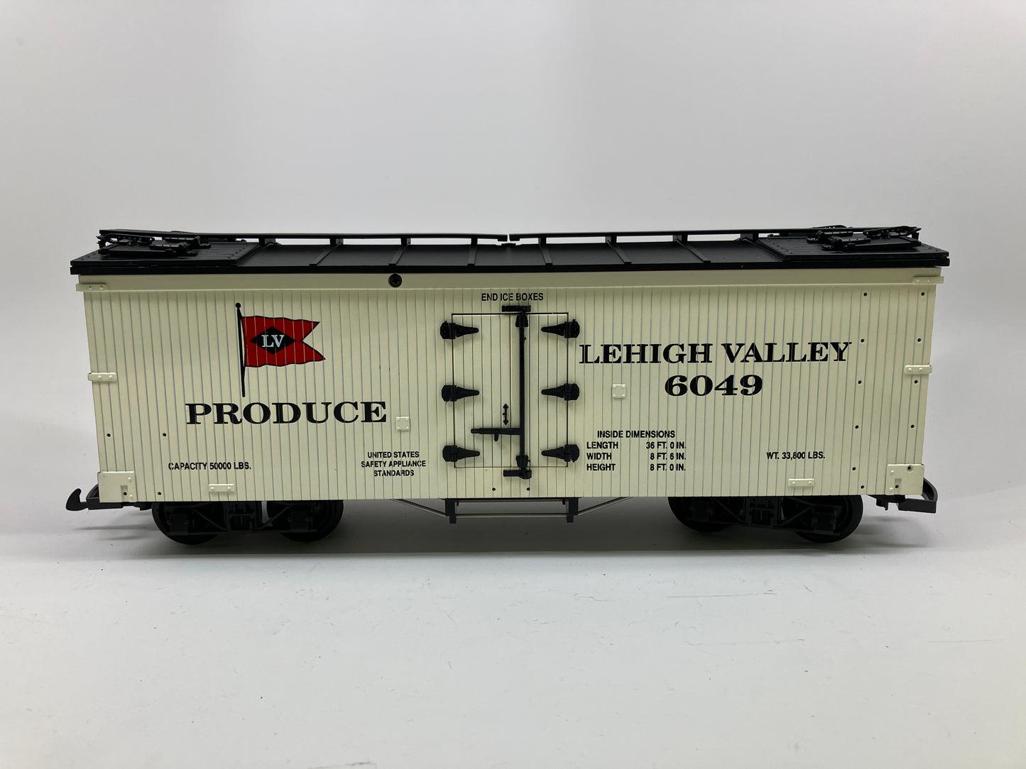 USA Trains R-16032 G Scale Lehigh Valley Refrigerator Car