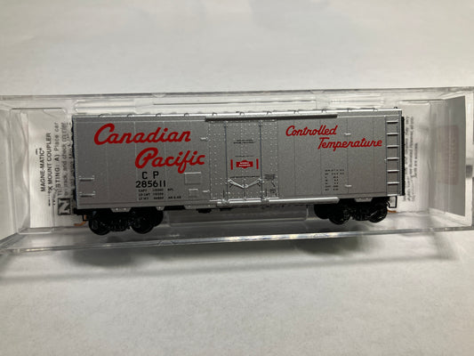 Micro Trains 07400040 Canadian Pacific Box Car