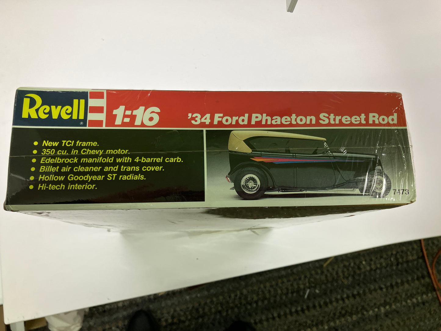 REVELL 1934 Ford Phaeton Street Rod in Giant Kit Scale 1:16