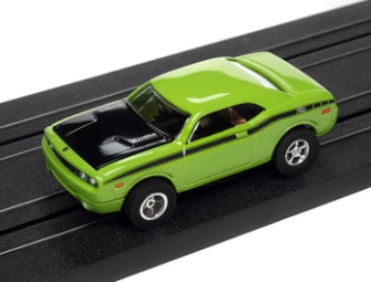 Auto World Xtraction SC368 R34 2008 DODGE CHALLENGER (GREEN) HO Scale Slot Car