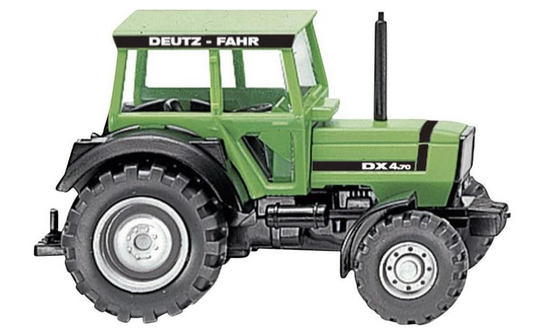 Model tractor with 'Deutz-Fahr' branding on a white background