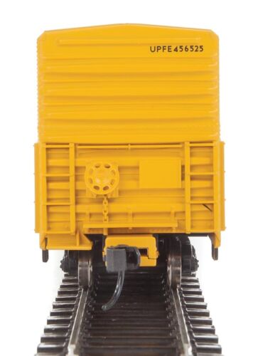 WalthersMainline (HO) Part # 910-3943 57' Mechanical Reefer - Ready to Run -- Union Pacific Fruit Express(R) UPFE #456525 (yellow, Shield Logo)