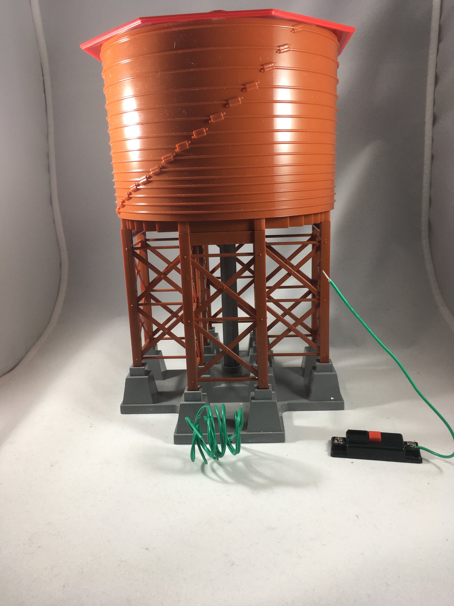 Lionel 6-12916 O Gauge 138 Operating Water Tower LN/Box
