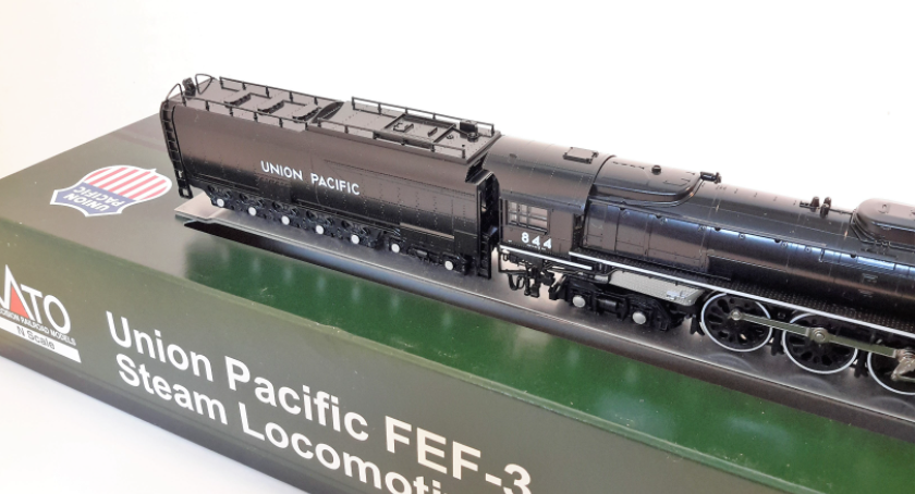Kato Union Pacific FEF-3 Steam Locomotive #844